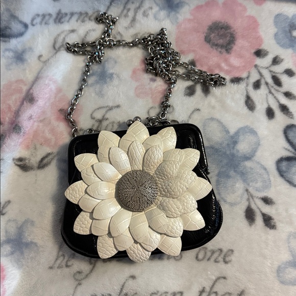 Brighton Handbags - Brighton Sunny Days white daisy coin purse/evening bag EUC with detachable chain
